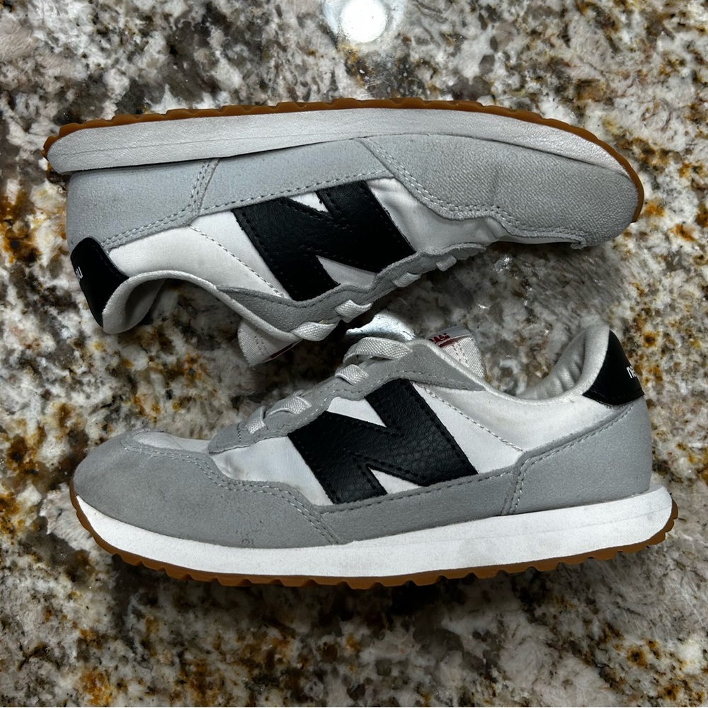 New Balance 237 Kids Sneakers Black Grey and White Youth Size 2